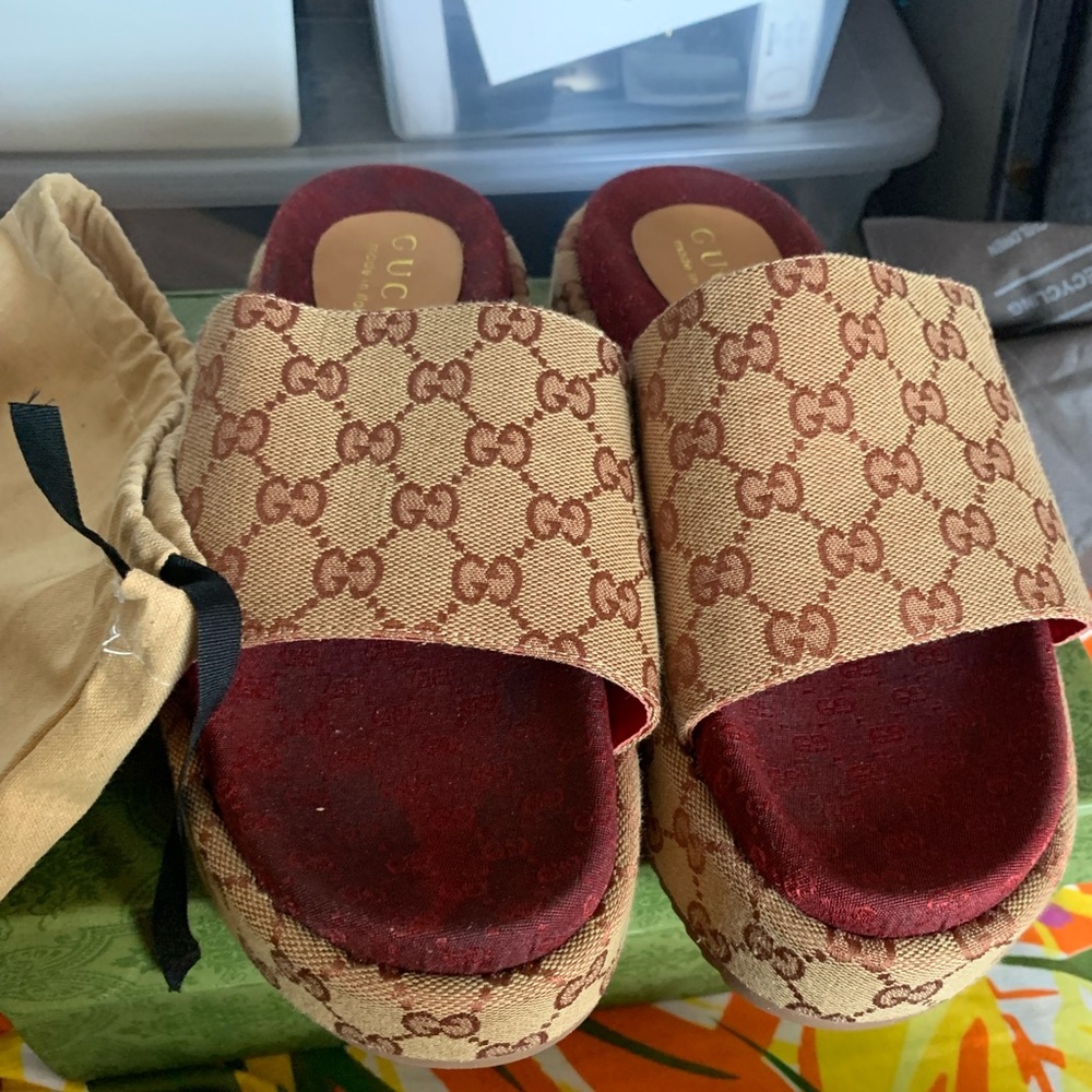 Gucci (COPY) GG Supreme Platform Sandals